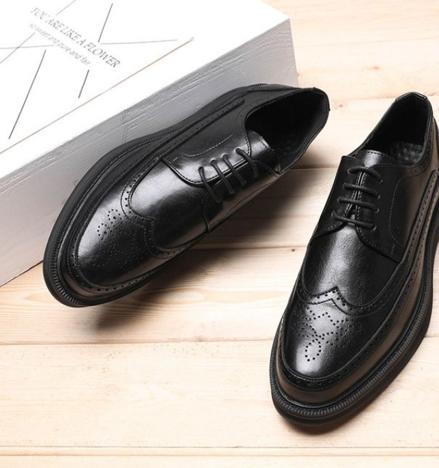 Men Formal Shoes Fashion Patent Leather Dress Shoes Mens Spring & Autumn Brand Business Office Wedding Footwear Male Shoes